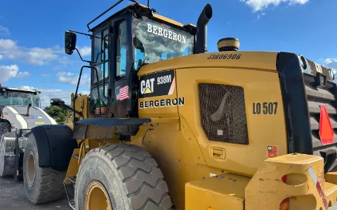 Loaders heavy equipment