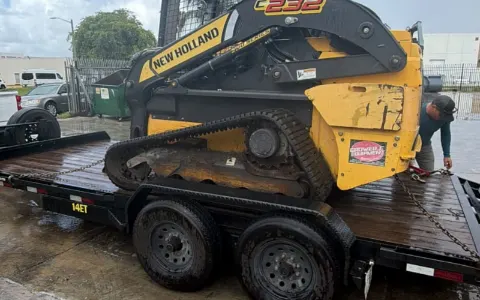 Skid steers heavy equipment