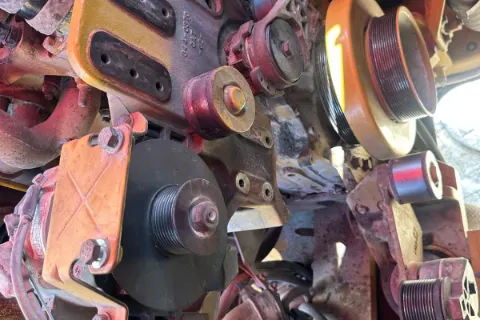 Heavy-equipment air-conditioning components and service work — photo 1