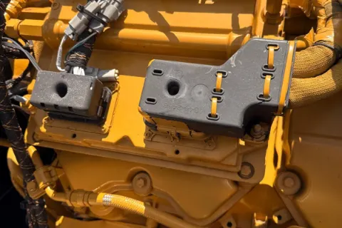 Heavy-equipment electrical components and diagnostic work — photo 2