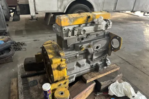 Heavy-equipment engine rebuild and troubleshooting work — photo 11
