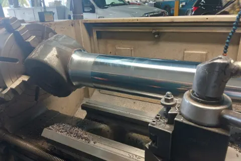 Heavy-equipment welding and machining work — photo 5